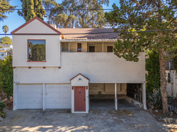 2106 Valentine St exterior