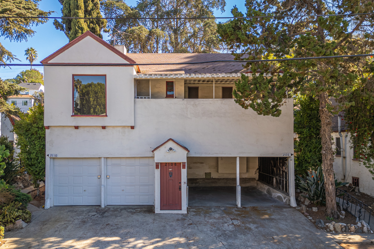 1 2106 Valentine St exterior