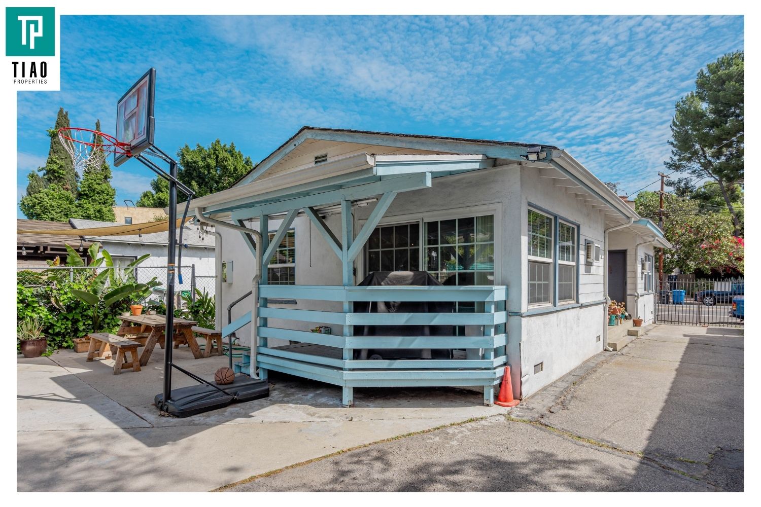 Exterior of 2319 Griffith Park Blvd. Los Angeles