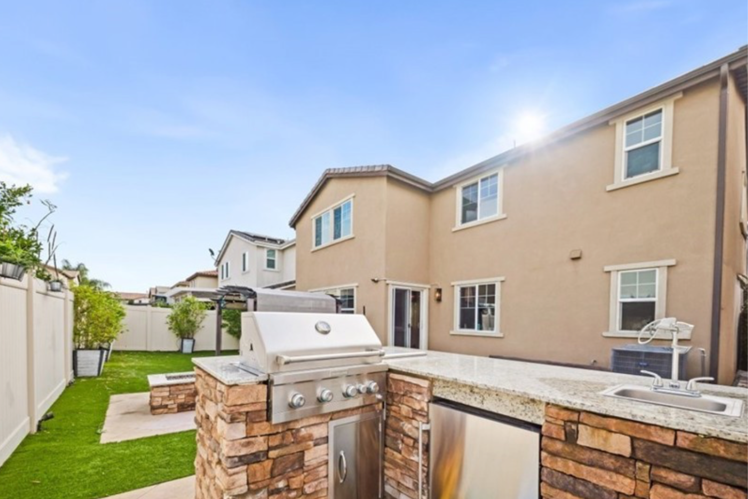 5 16075 Cook Ln, North Hills, CA