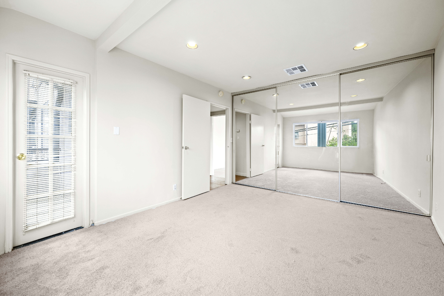 8635 Cashio St room in unit