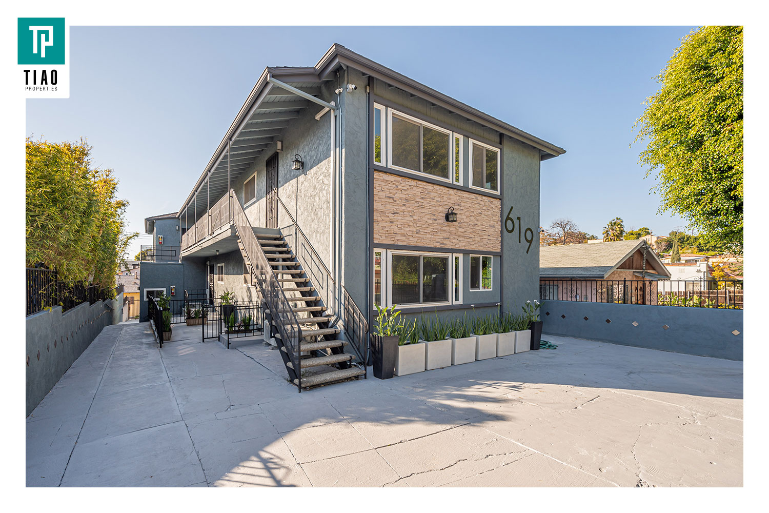 619 N La Fayette Park Pl