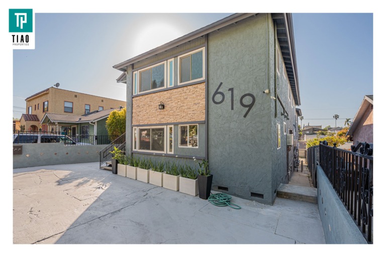 619 N La Fayette Park Pl