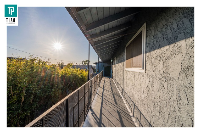 619 N La Fayette Park Pl