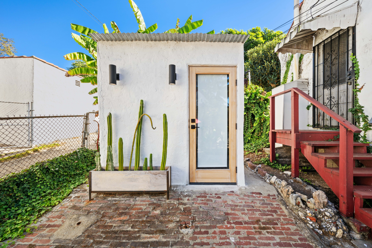 7 1517 Baxster exterior
