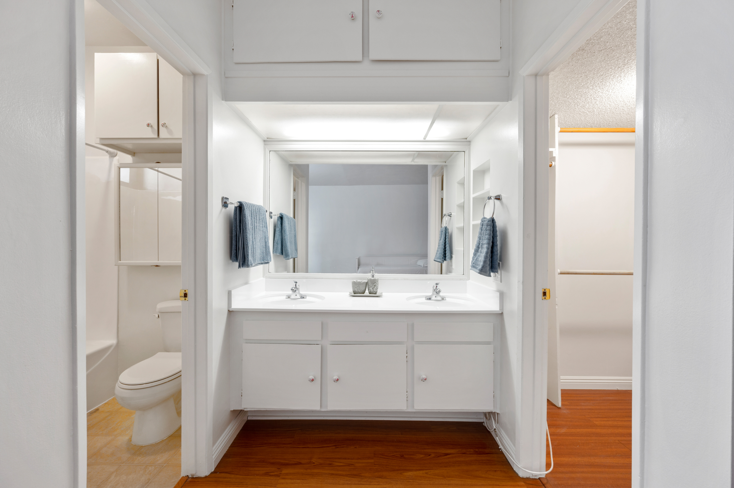 Master bath of of 440 Veteran Ave #307 Westwood
