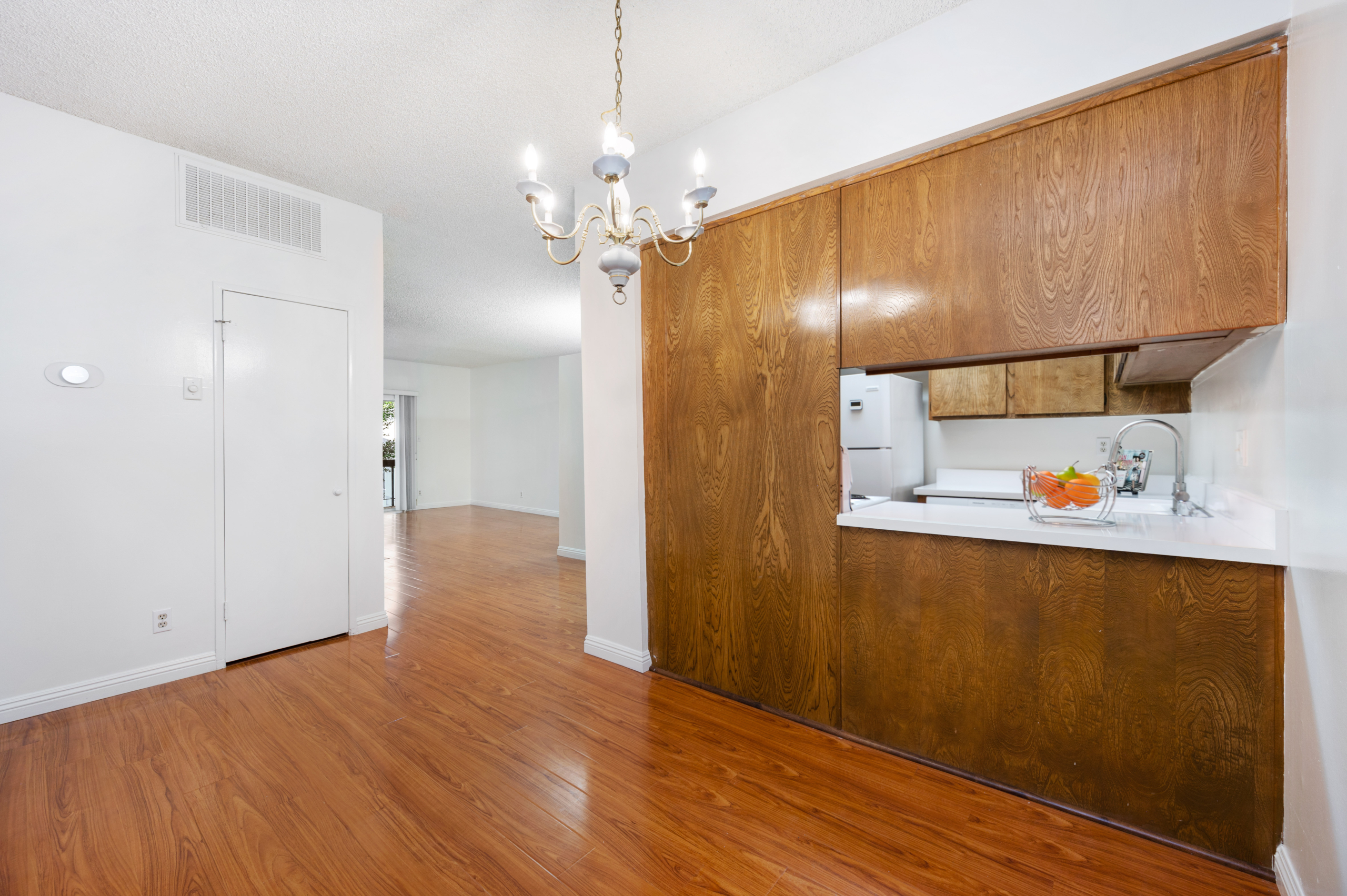 Dining room of of 440 Veteran Ave #307 Westwood