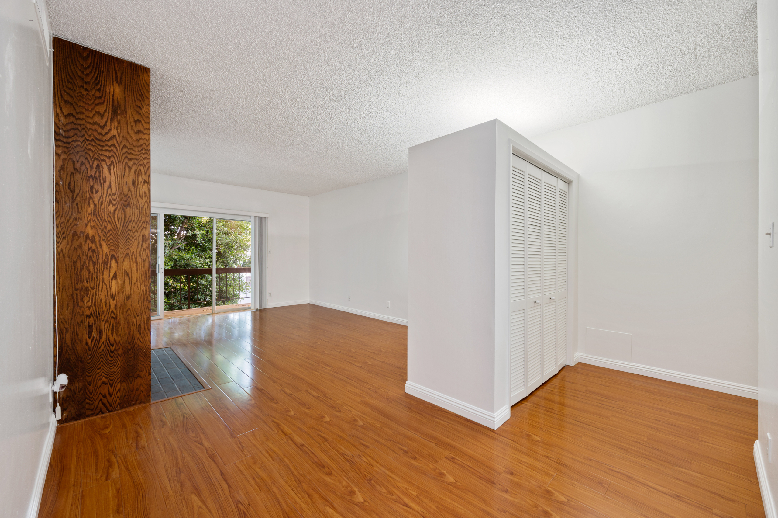 Living room of of 440 Veteran Ave #307 Westwood