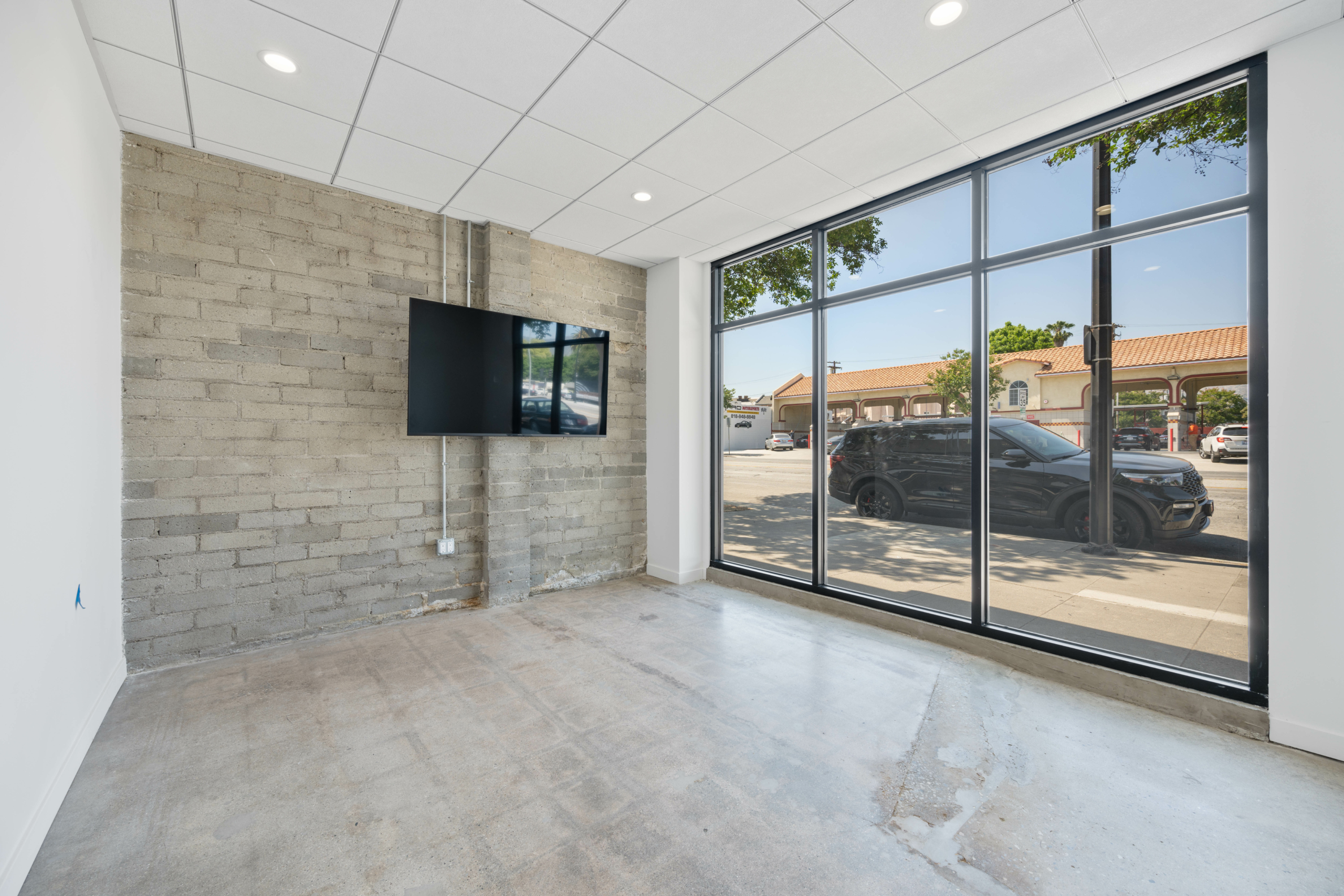 521 S Victory Blvd Burbank CA 91502