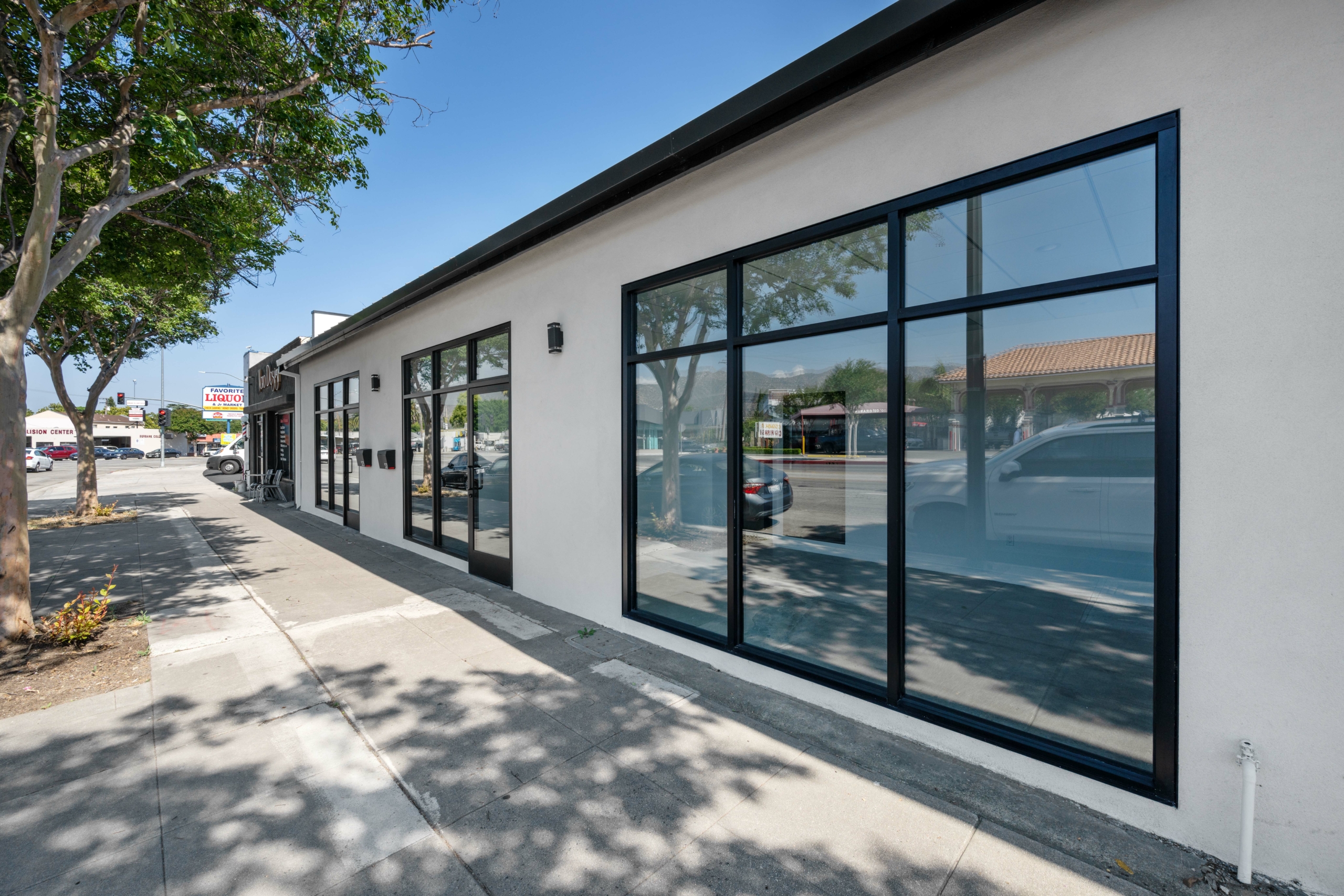 521 S Victory Blvd Burbank CA 91502